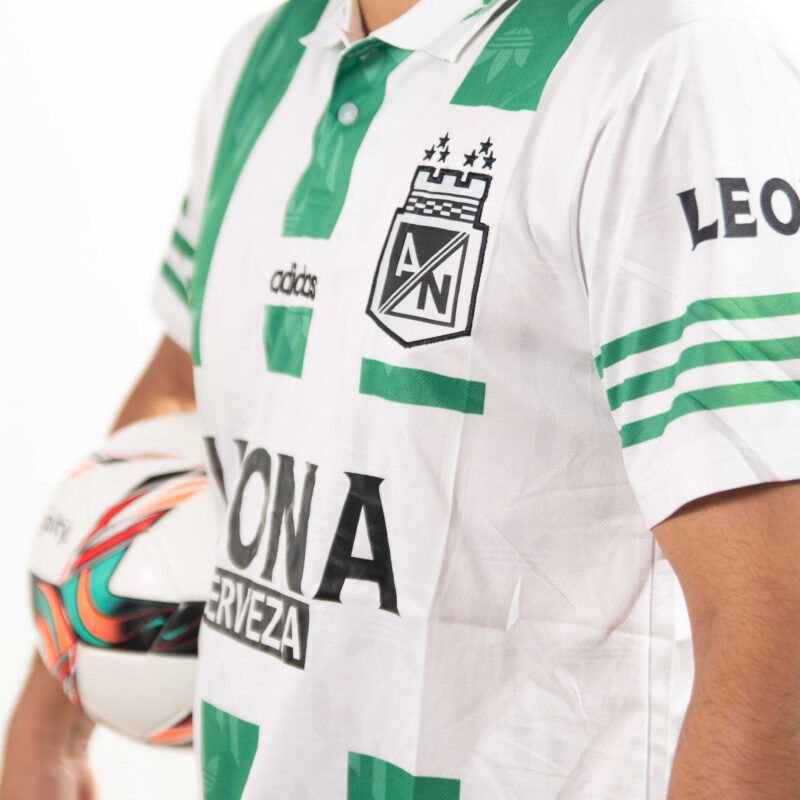 RETRO LEONA ATLETICO NACIONAL