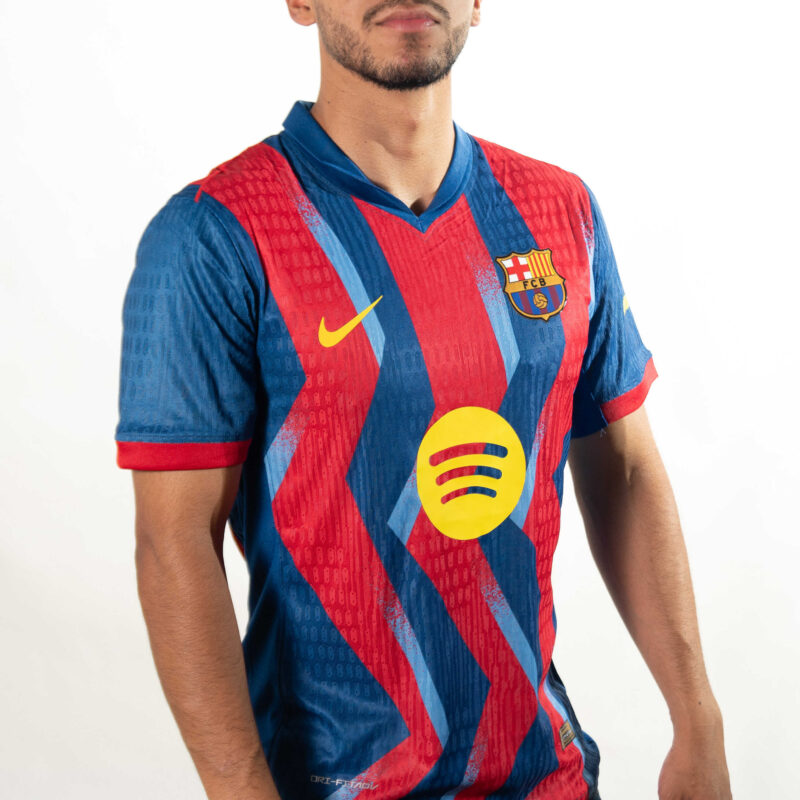 BARCELONA 4 EQUIPACION