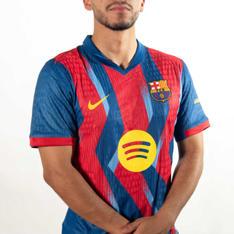 BARCELONA 4 EQUIPACION