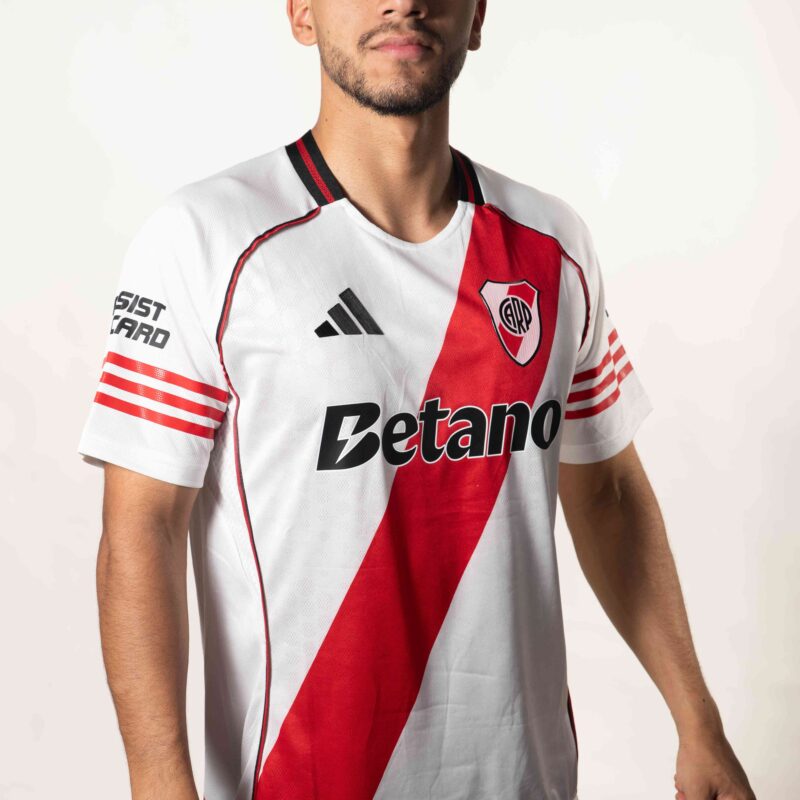 RIVER PLATE LOCAL