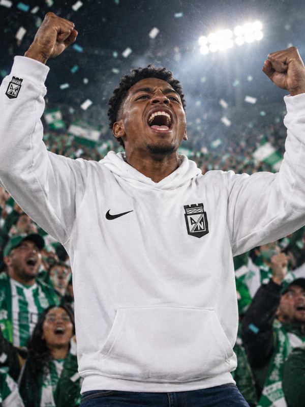 BUZO ATLETICO NACIONAL en uso